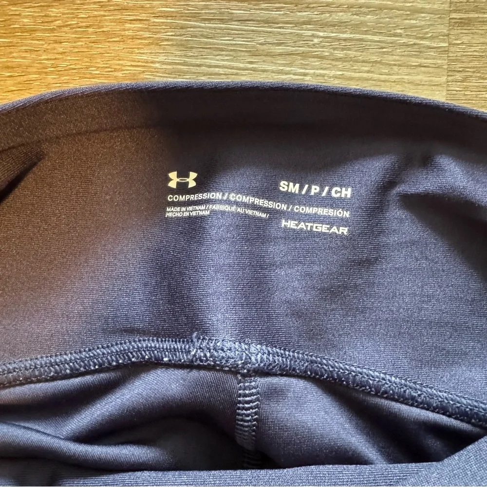 Under Armour Women’s Navy Compression Leggings - Picture 4 of 5